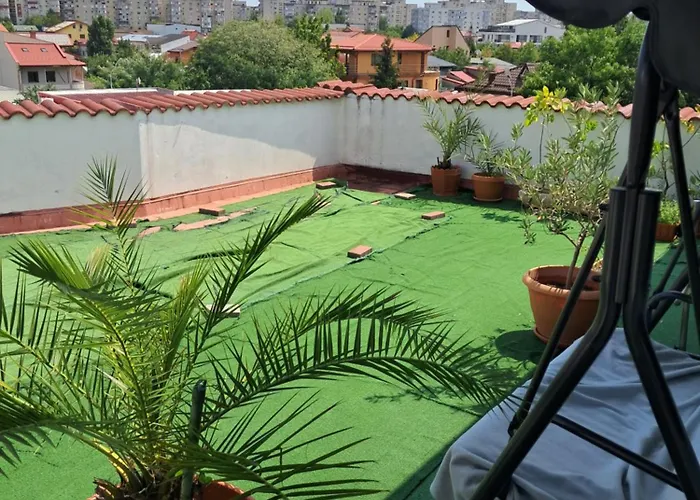 With Terrace 2 Apartment *